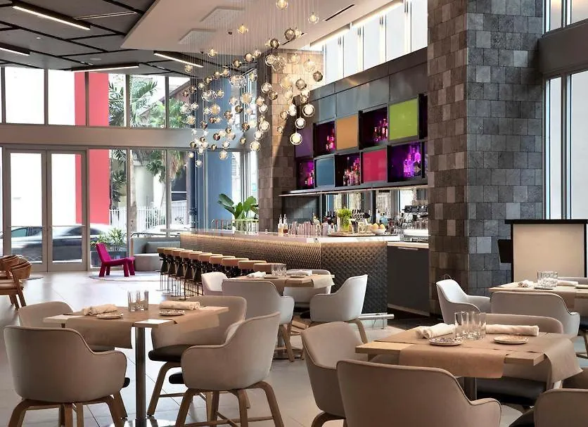 Designer Downtown With Rooftop Pool And Gym Apartment Miami