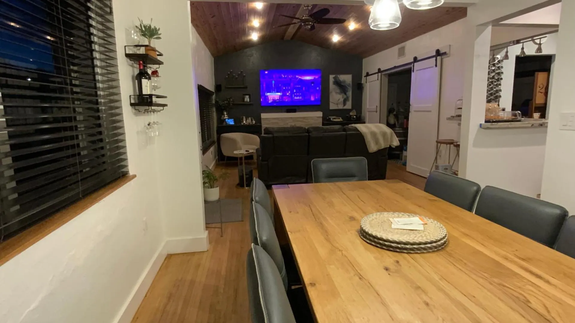Holiday home Charmed In