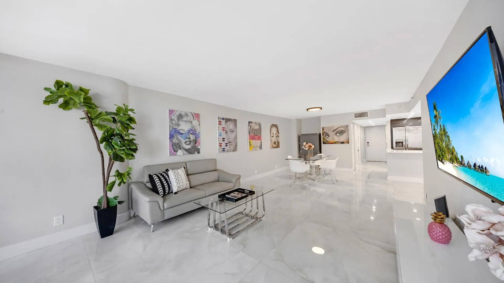 4 Bedroom With Stunning Balcony View Apartment Miami