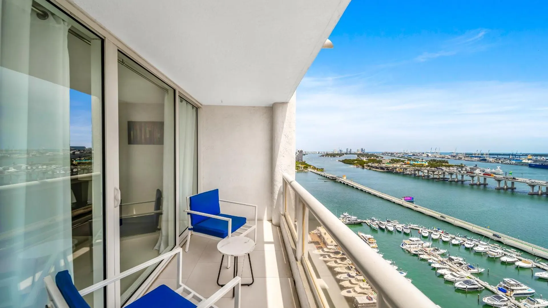 Apartment 4 Bedroom With Stunning Balcony View Miami