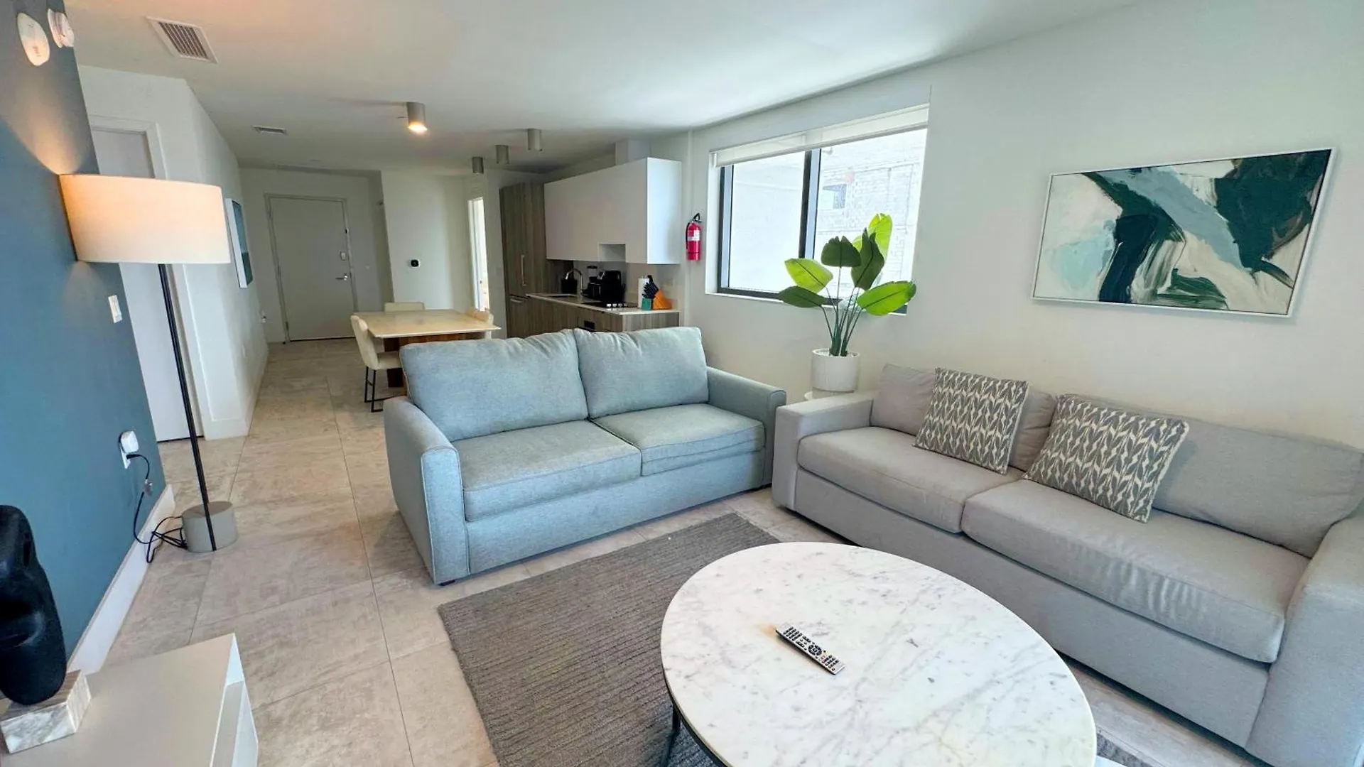 Prime Location: Luxury At Brickell Apartment Miami