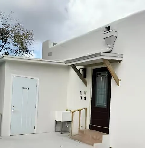 Gorgeous Private Room, Near The Airport - Free Parking - 01 Homestay
