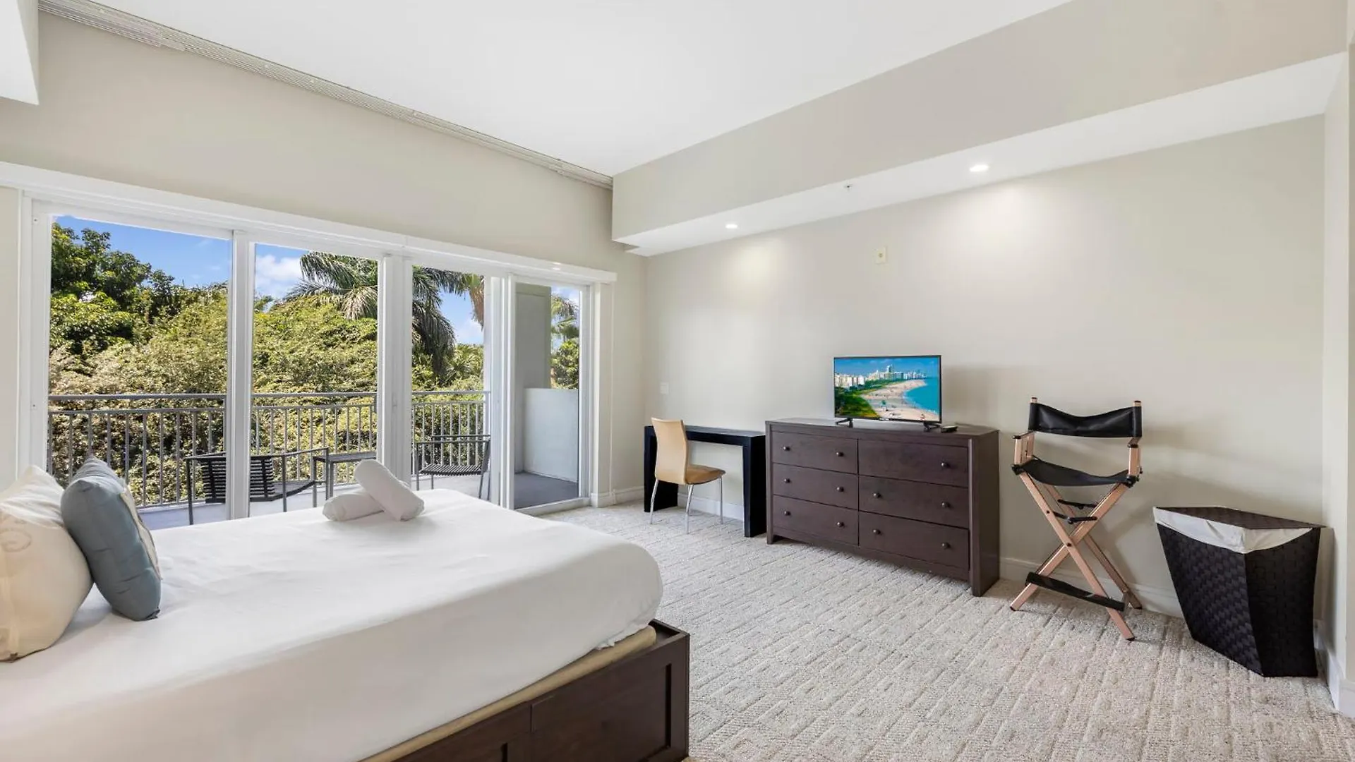 Exclusive Doral With Luxury Amenities *
