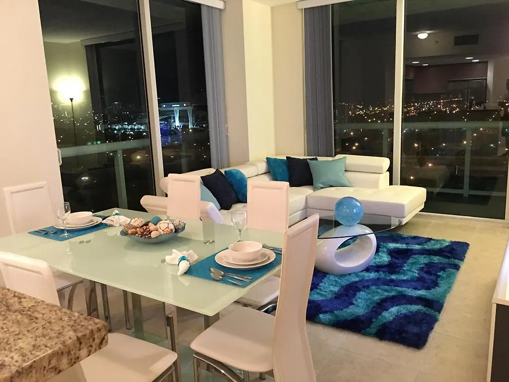 Starlight Suites 아파트 마이애미