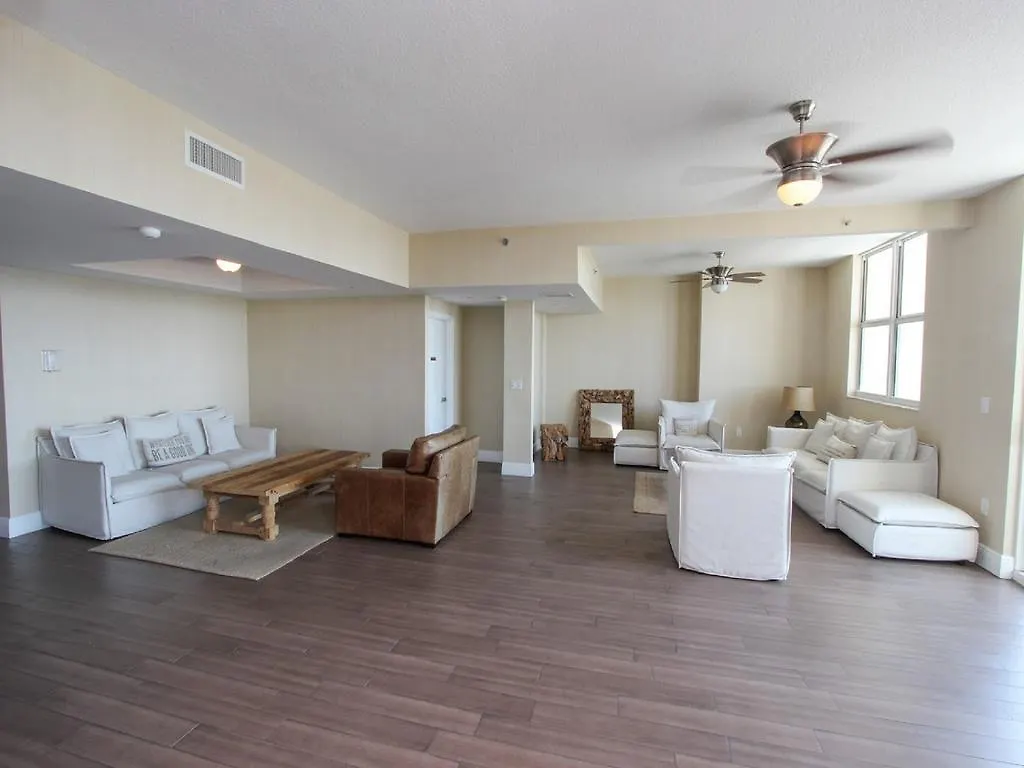 Global Luxury At One Broadway Apartment