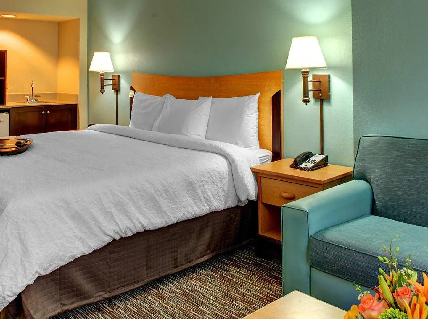 Hampton & Airport South/blue Lagoon Hotel 3*