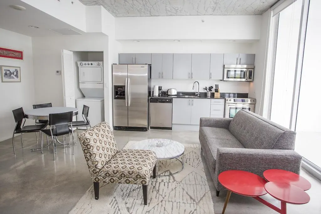 Real Living Apartman *