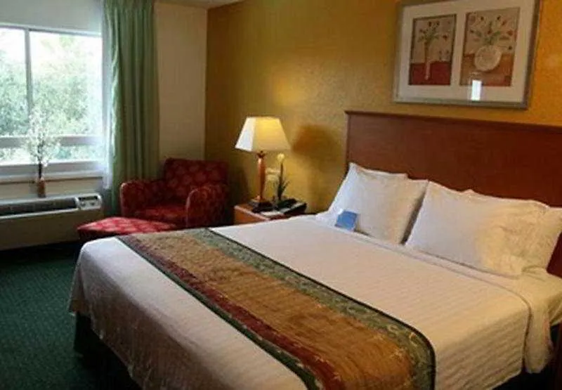 Quality Miami Airport - 3*