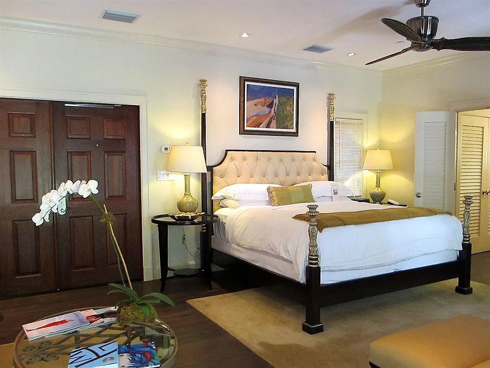 Fisher Island Club And אתר נופש 5*