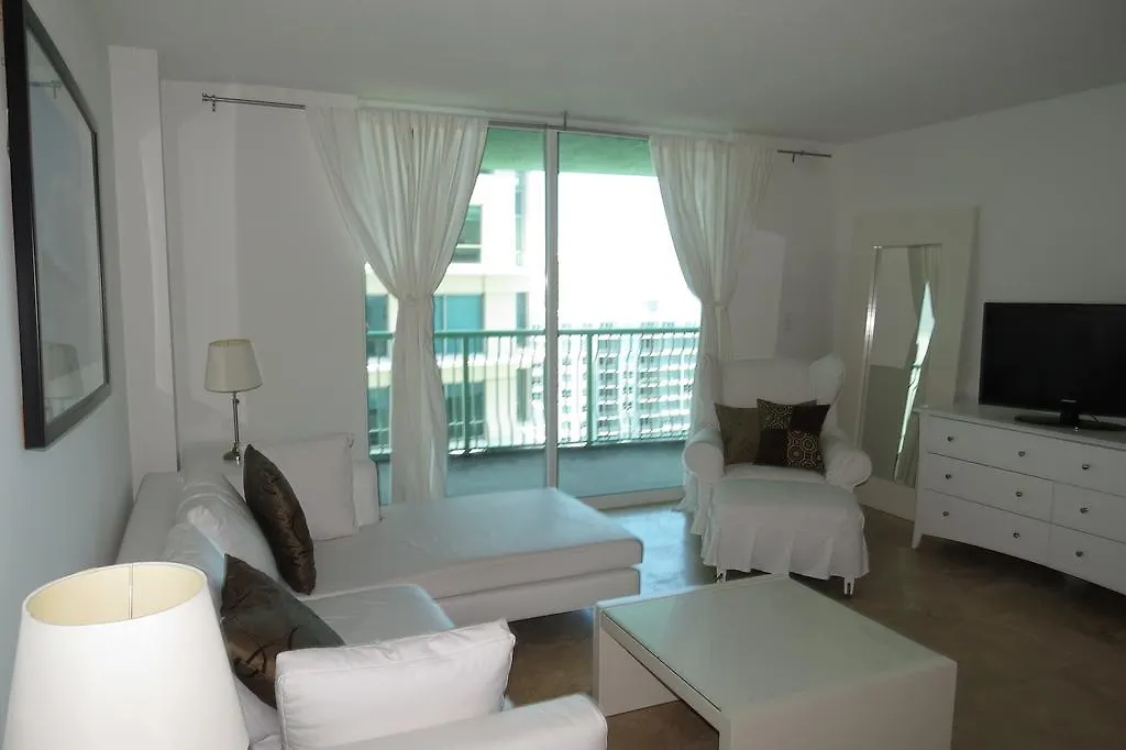 Executive Corporate At The Club At Brickell Bay Apartment *