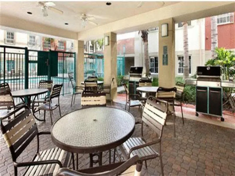Hyatt House Airport 3*
