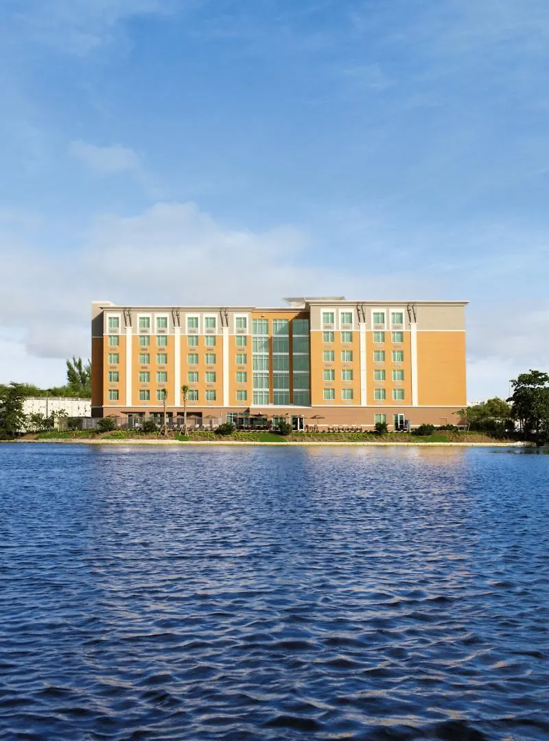 Express Airport-blue Lagoon Area By Ihg 4*