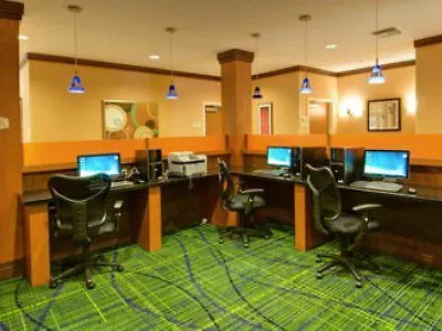 Hotel Fairfield & By Marriott Airport South 3*