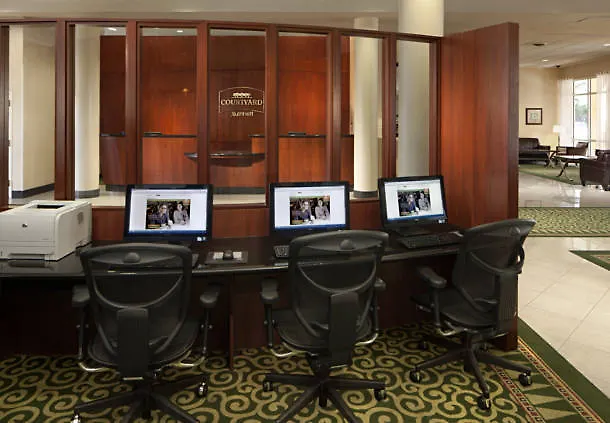 Отель Courtyard Miami Dadeland