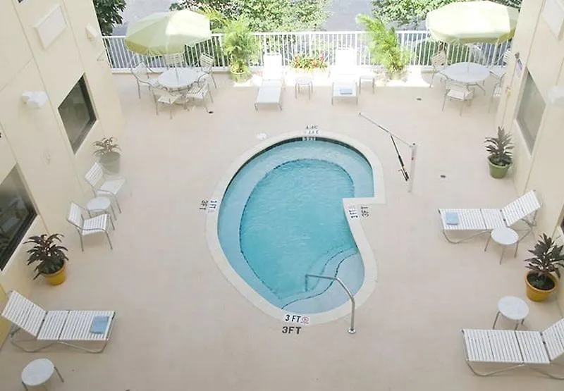 Fairfield & By Marriott Airport South Hotel Miami