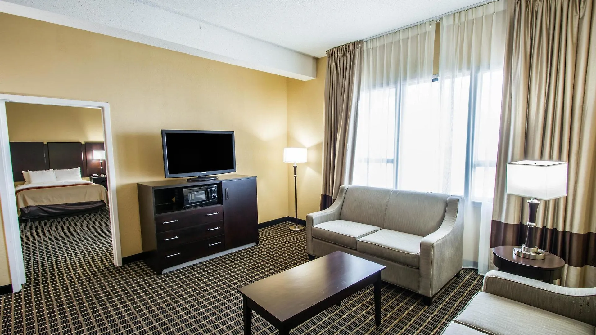 Hotel Clarion & Miami International Airport
