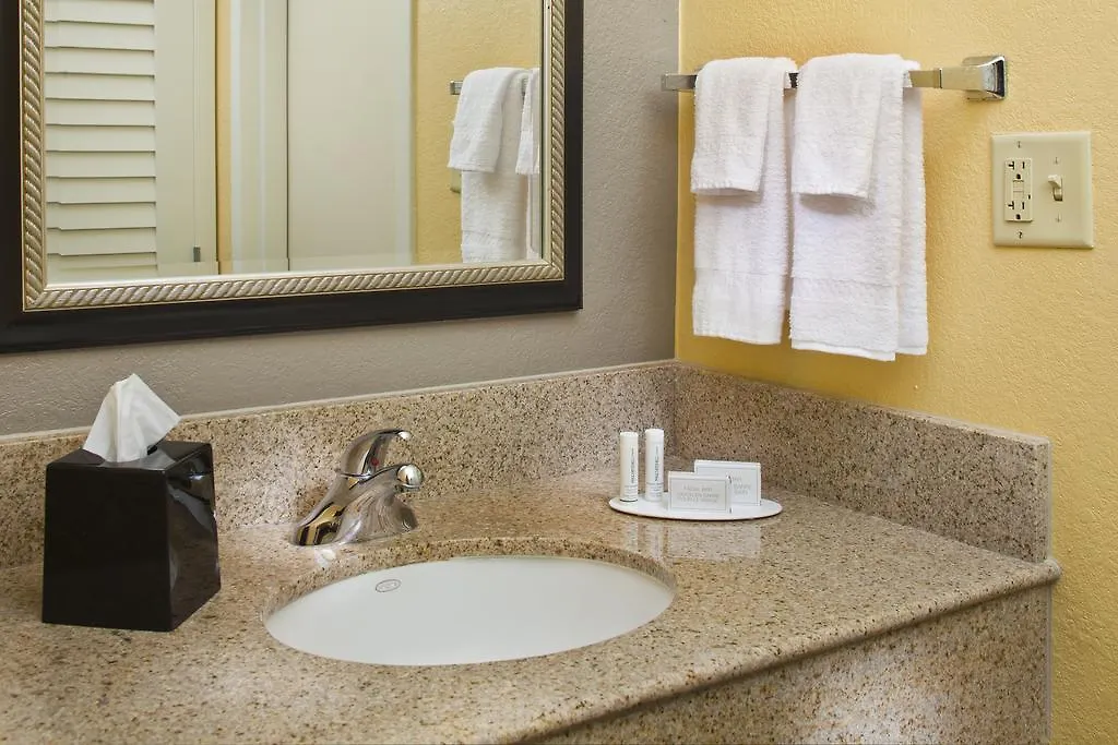 Hotel Courtyard Airport West Doral Miami
