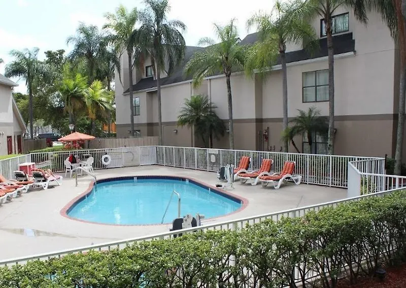 By Marriott Miami Airport West/doral 3*