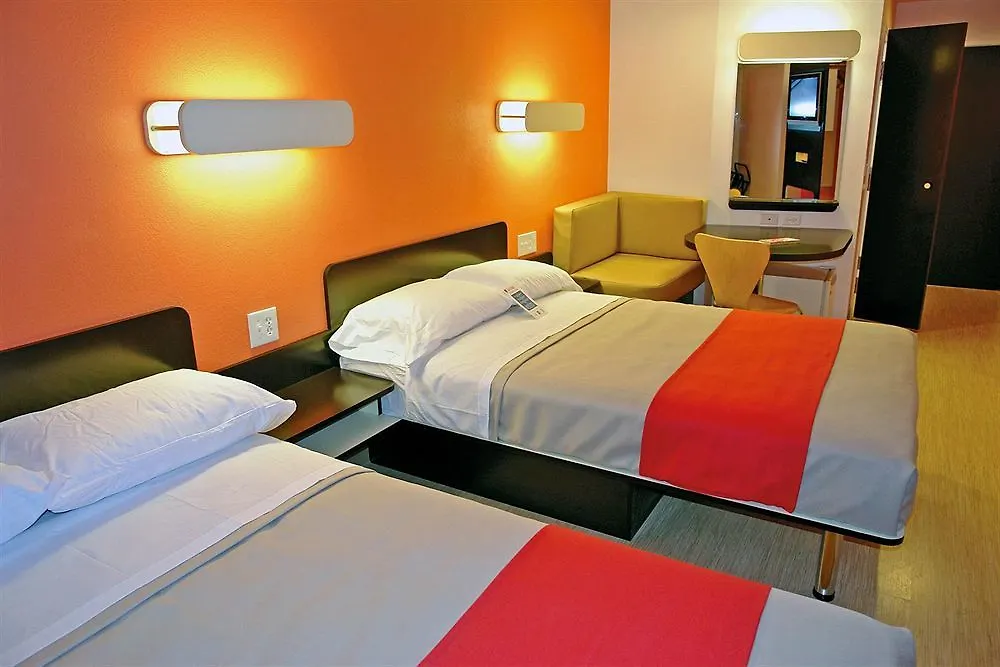 Hotel 6-miami, Fl 2*