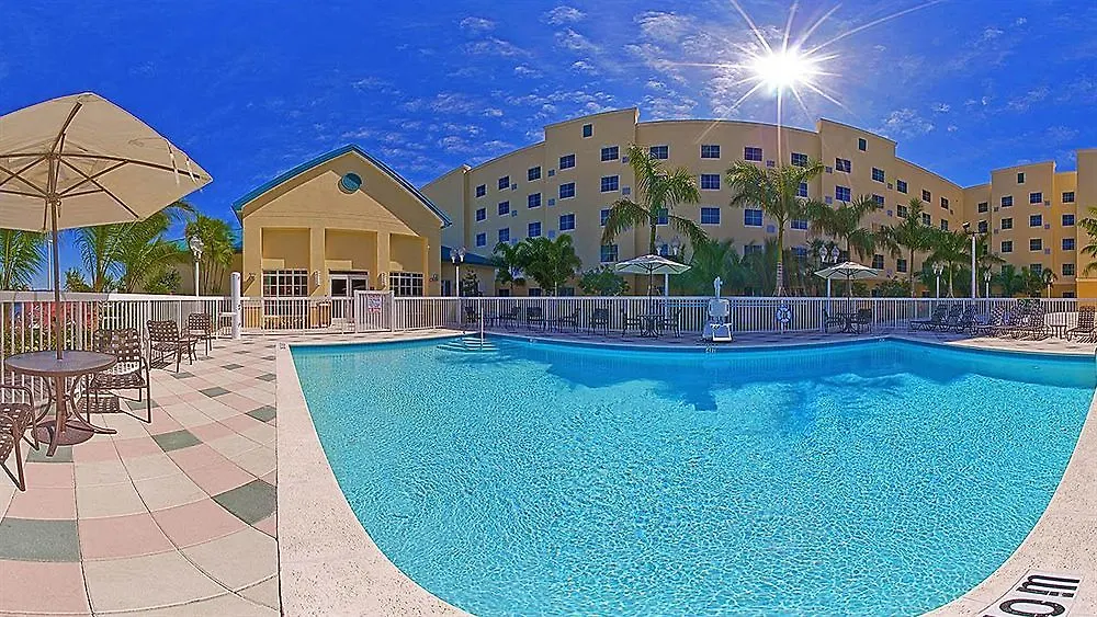 Homewood By Hilton Miami - Airport West Hotel