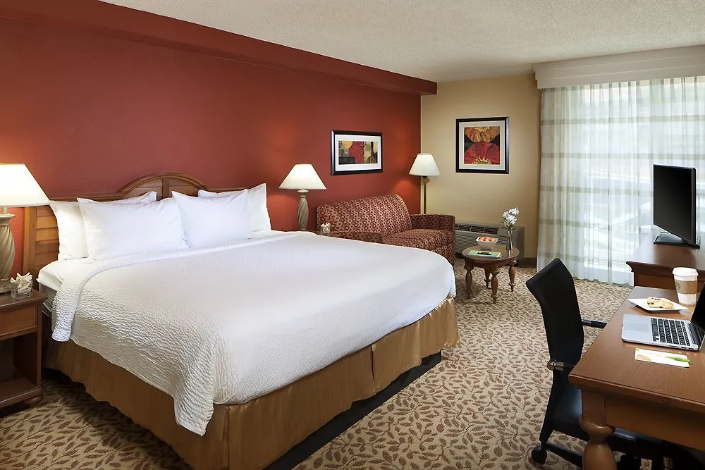 Otel Courtyard Downtown Brickell Area 3*