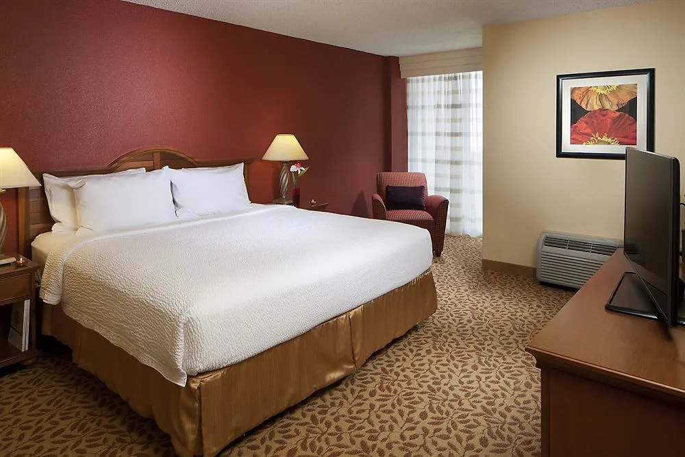 Courtyard Downtown Brickell Area Otel 3*