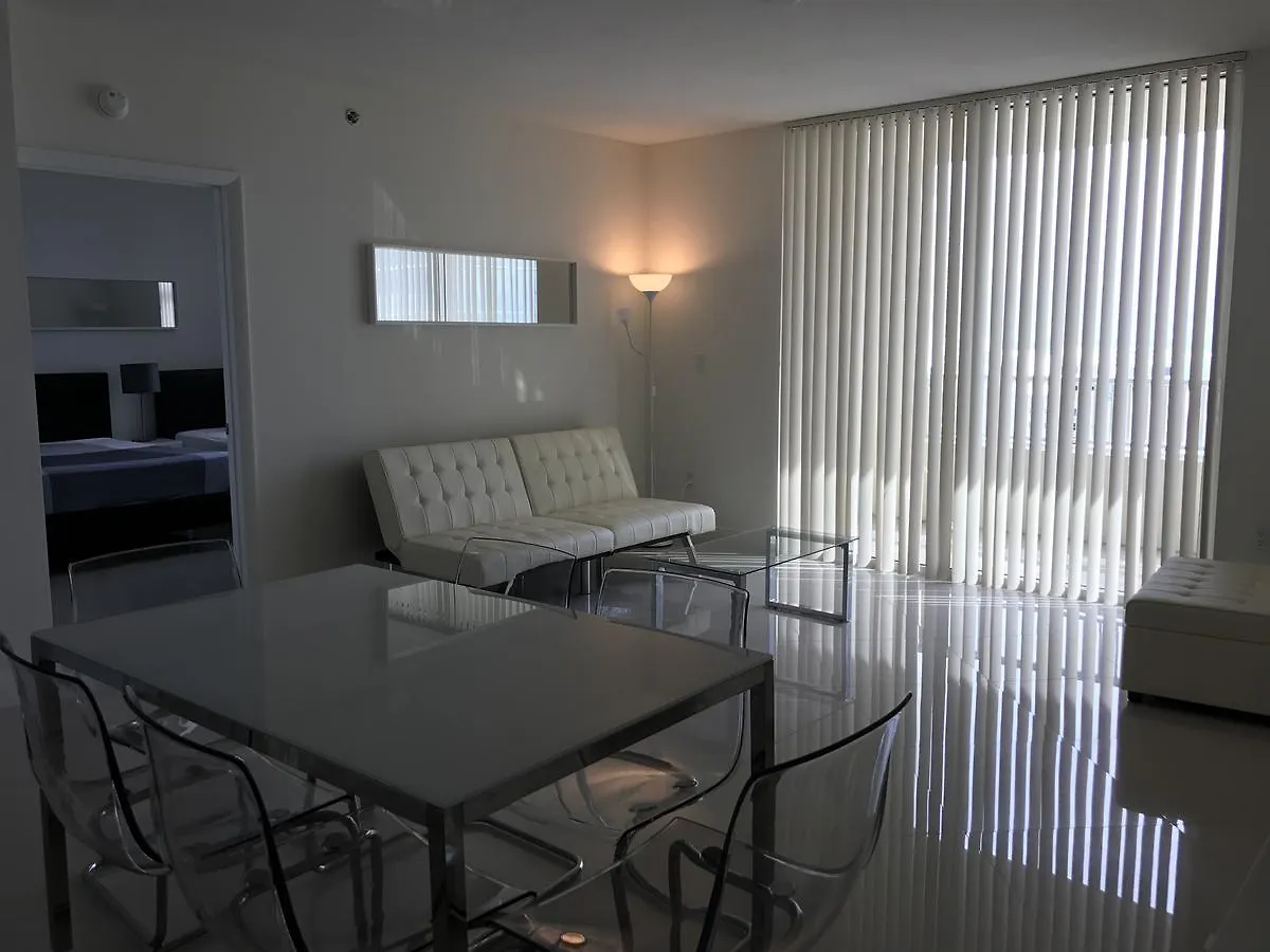 4days - One Broadway Miami
