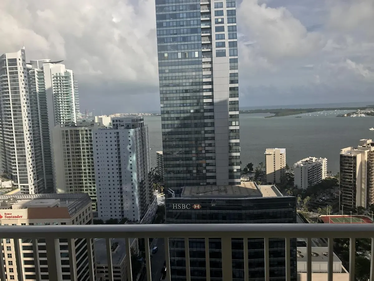 4days - One Broadway Miami