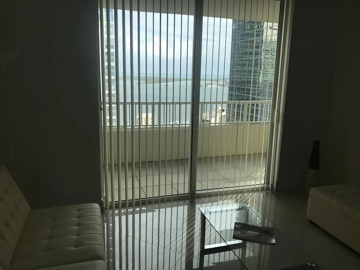 4days - One Broadway * Miami