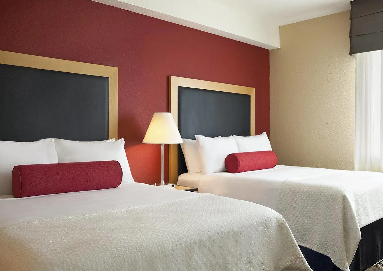 Hotel Express Airport-blue Lagoon Area By Ihg Miami
