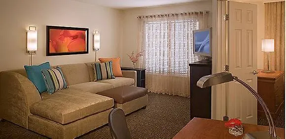 Hyatt House Airport 3*