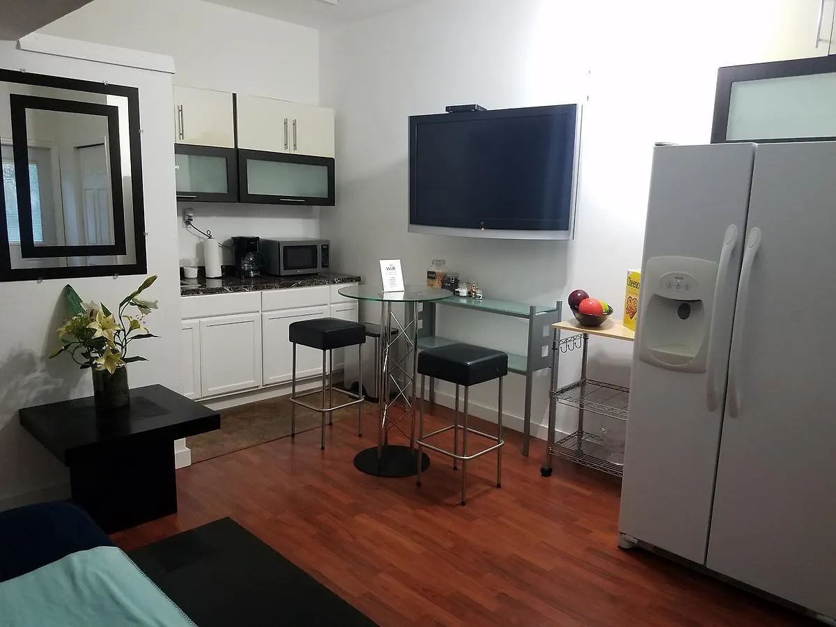 Modern 1 * Miami