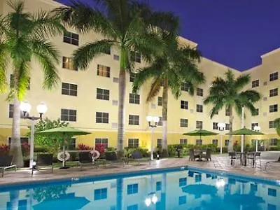 Homewood By Hilton Miami - Airport West Hotel