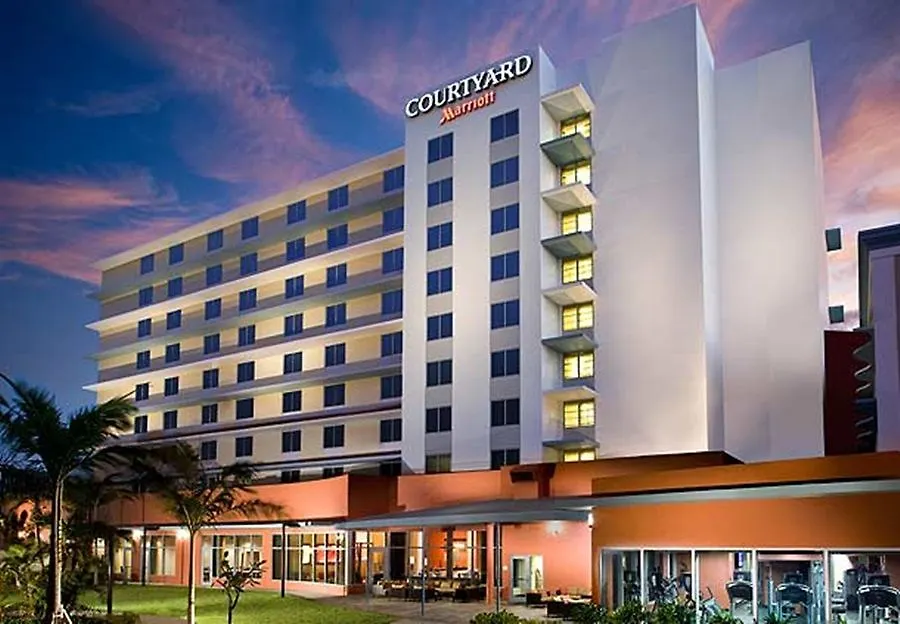Courtyard By Marriott Airport Hotell