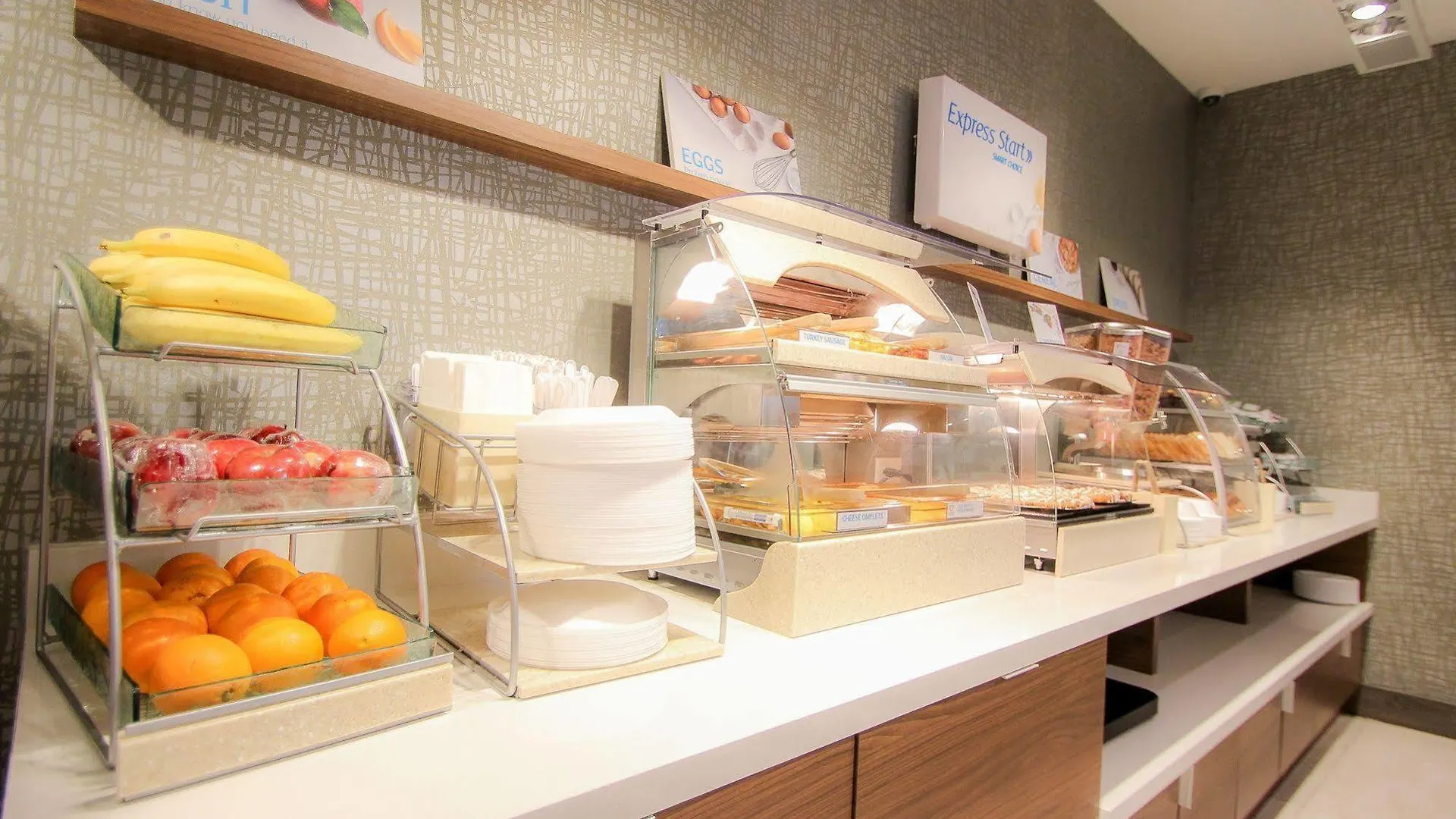 Hotel Express & Airport East By Ihg 3*