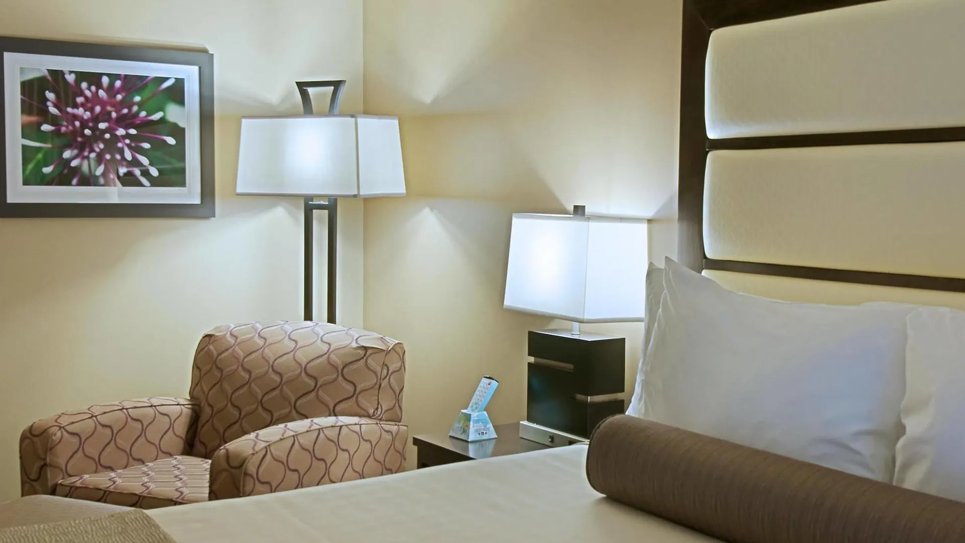Western Miami Airport North & 3*