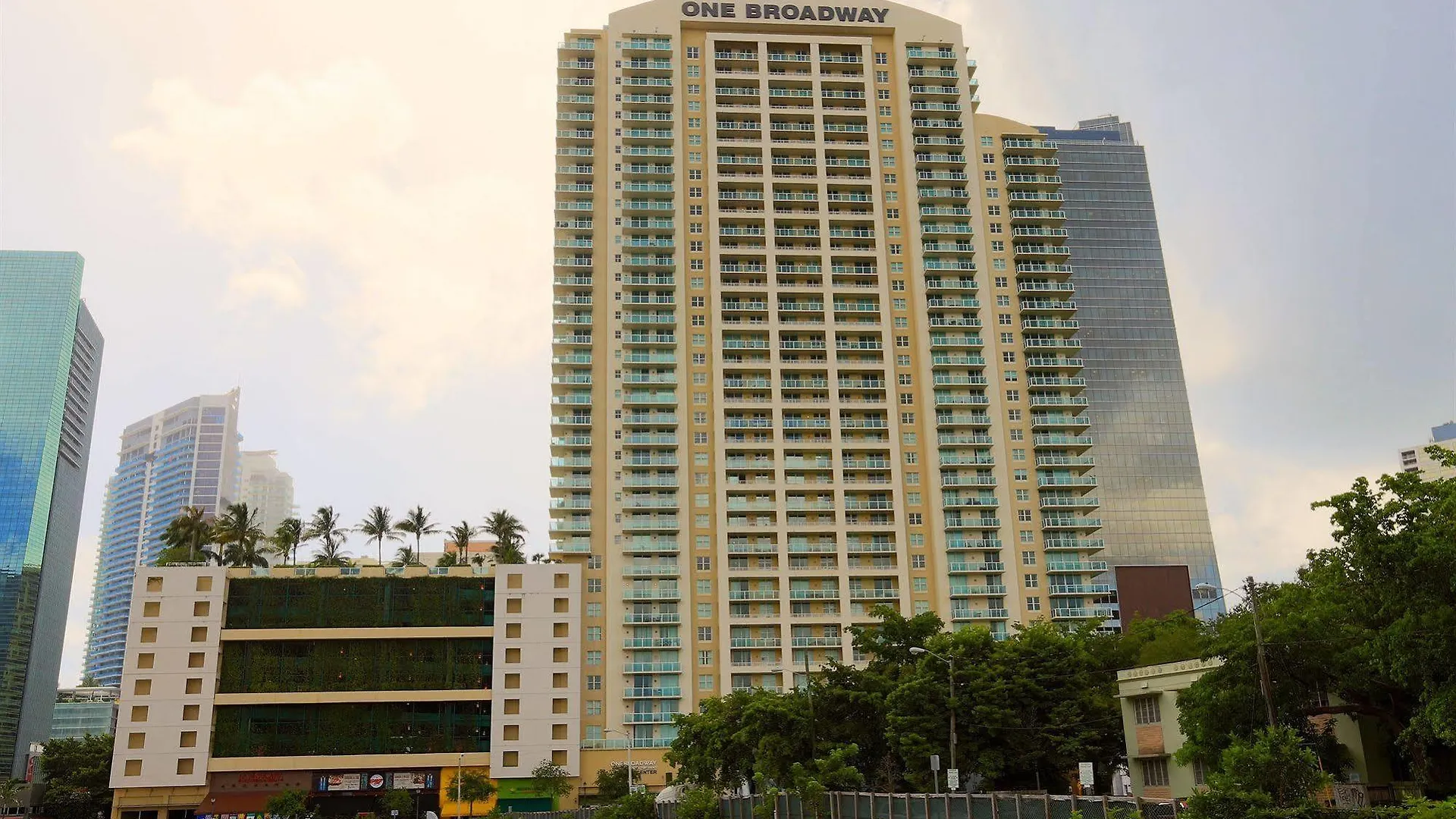 Pelican At One Broadway Apartmán