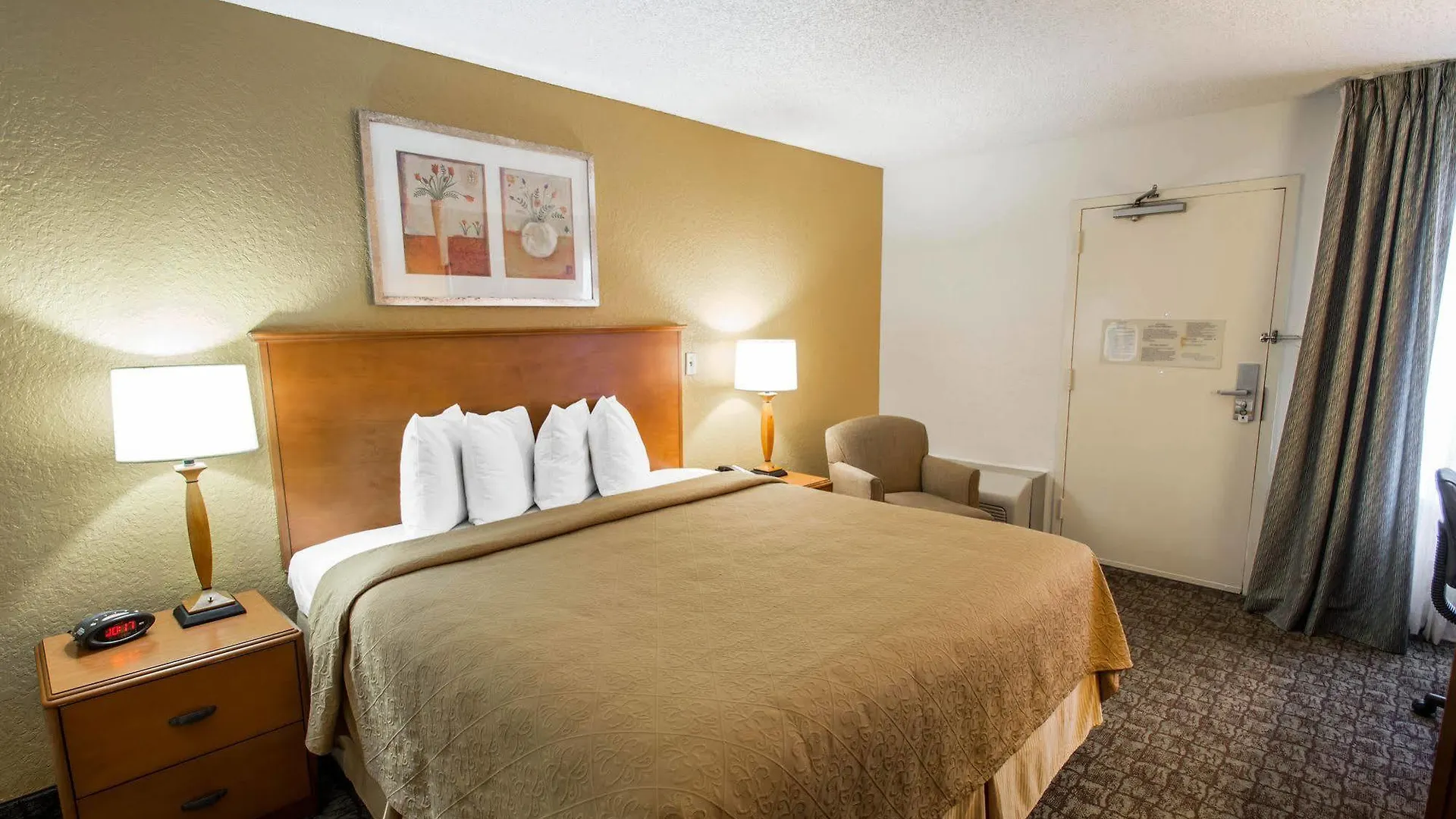 Inn Quality Miami Airport - 3*