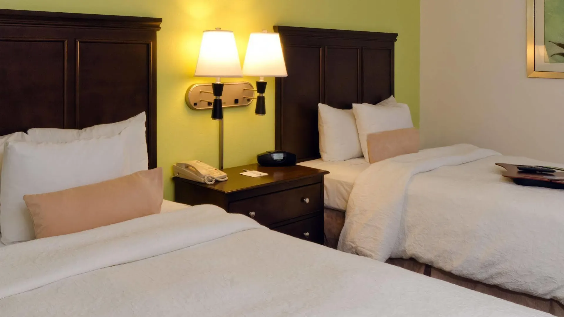 Hampton & Miami-doral Dolphin Mall Hotel
