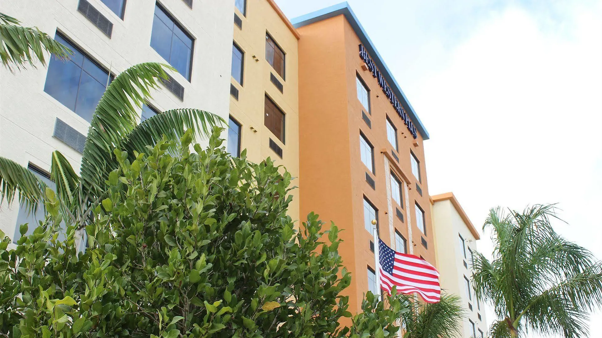 Western Miami Executive Airport And Hotel