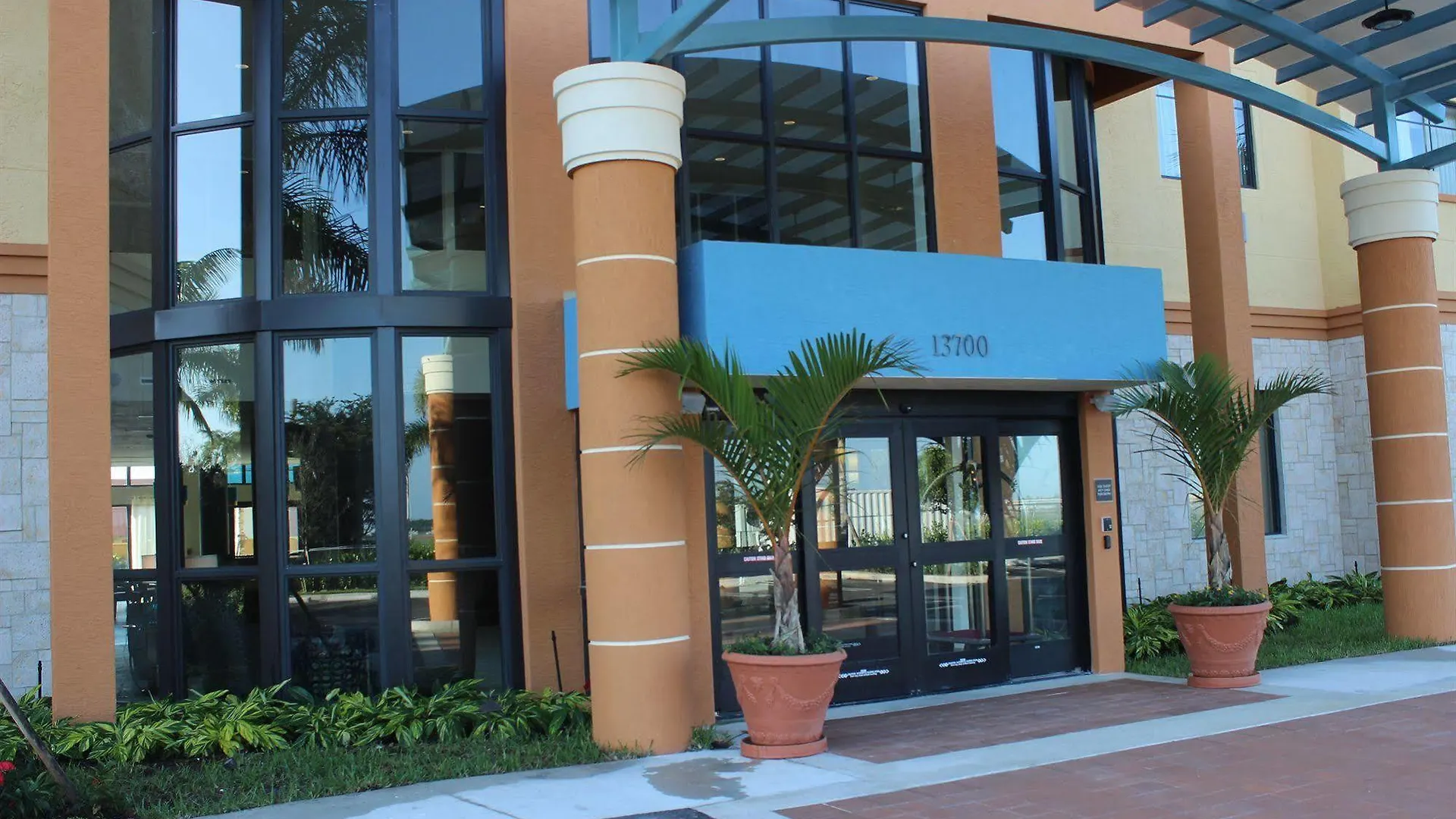 Western Miami Executive Airport And 3* Kendall