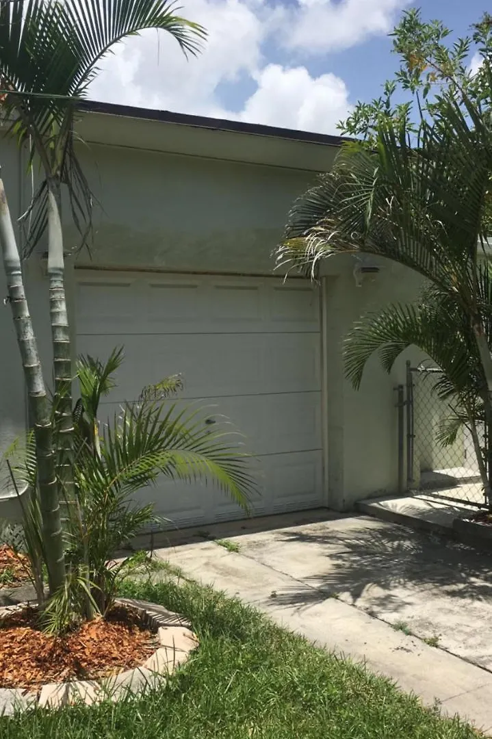 Miami Private *