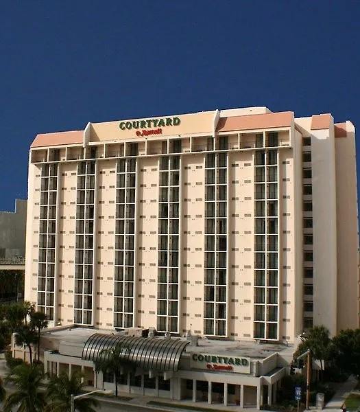 Hotel Courtyard Downtown Brickell Area 3*