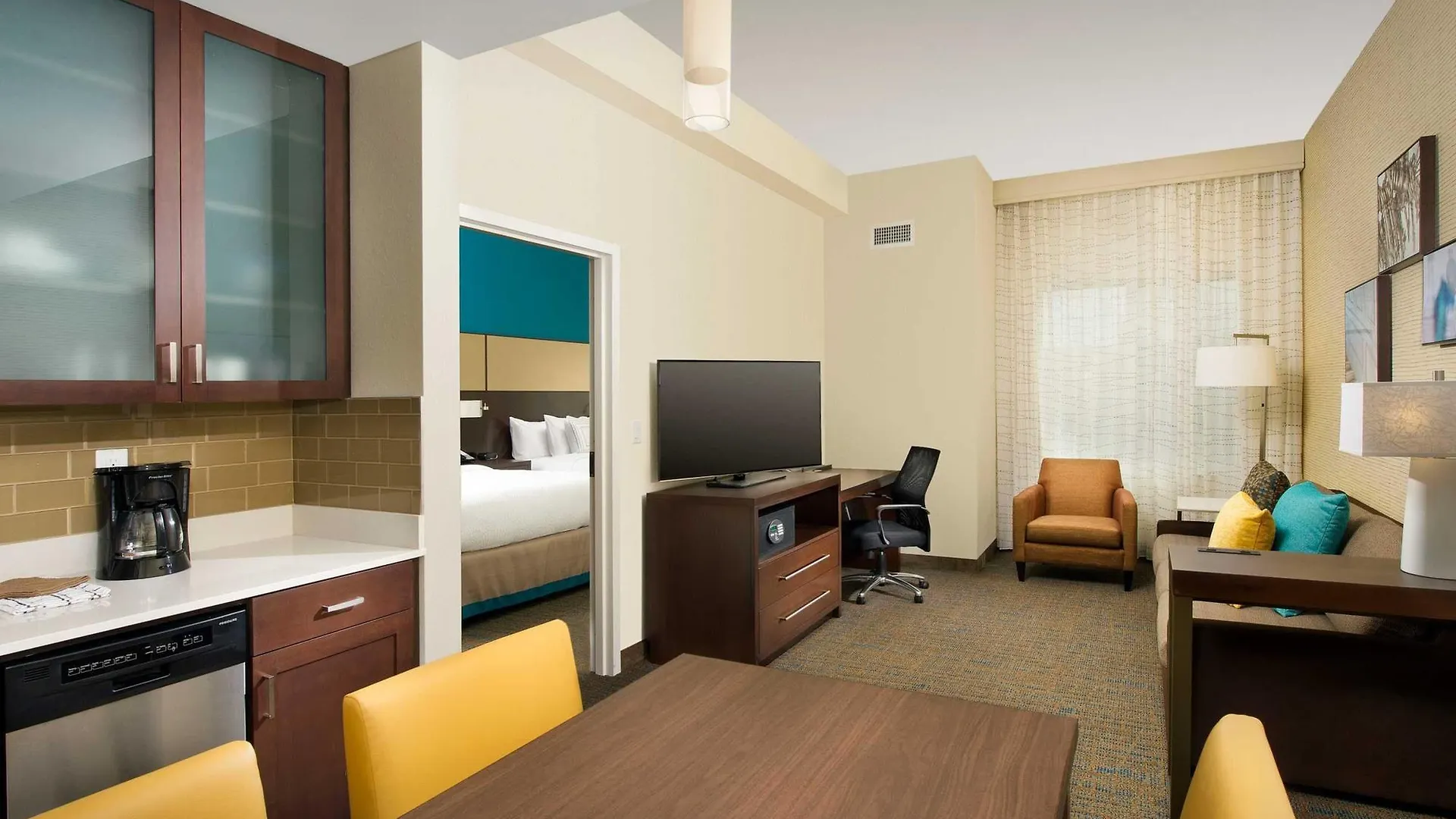By Marriott Miami Airport West/doral 3*