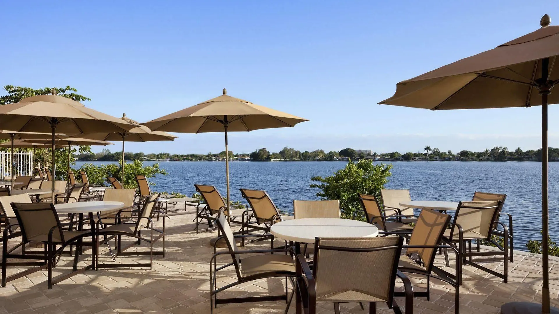 Express Airport-blue Lagoon Area By Ihg 4* Miami
