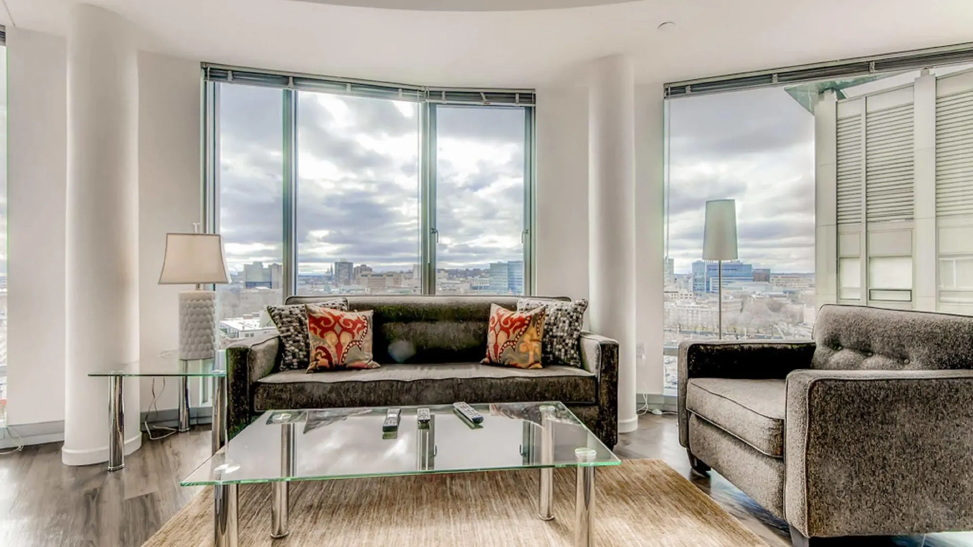 Global Luxury At One Broadway *