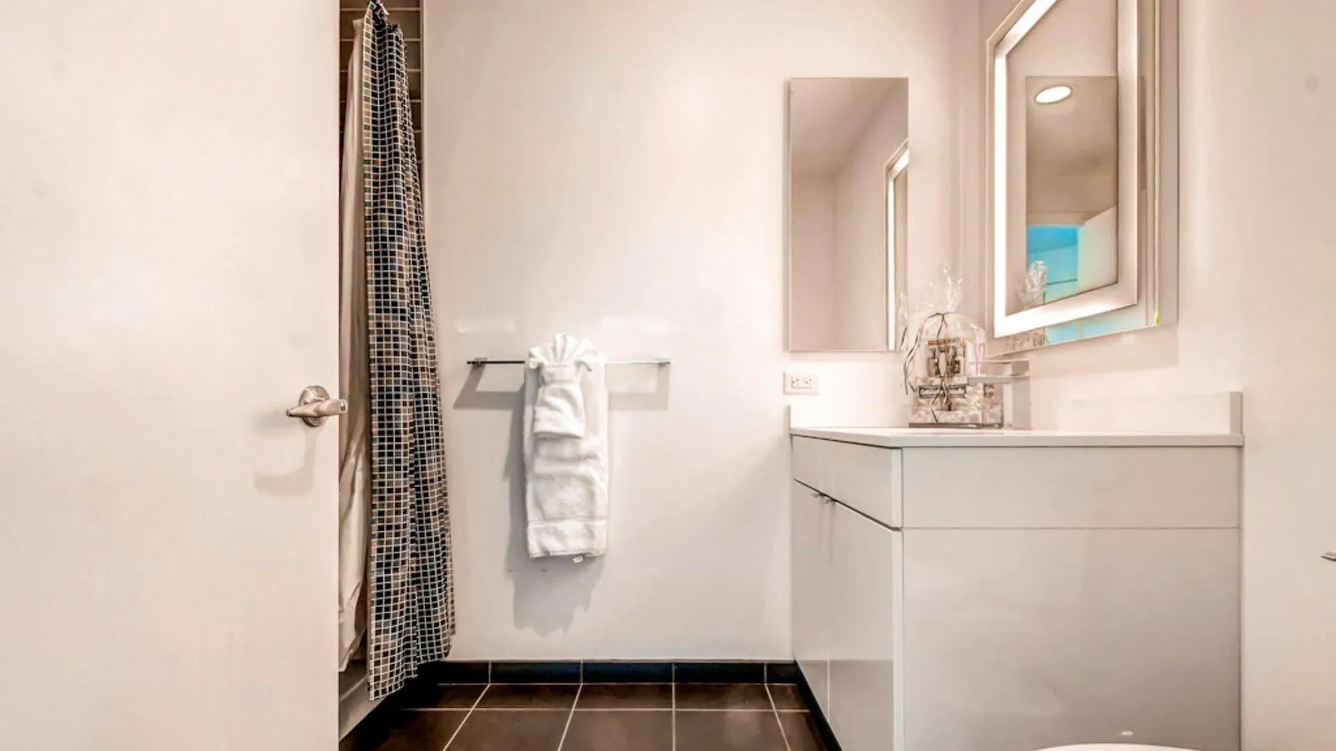 Global Luxury At One Broadway