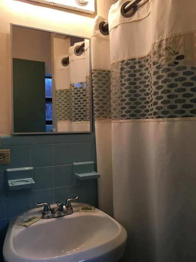 Sunnyside Motel 2*