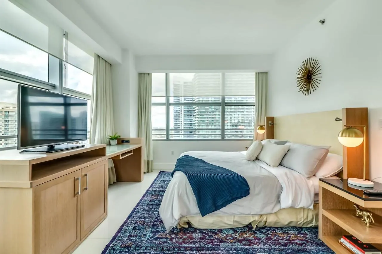 Luxury 3 Bedroom Full Service * Miami