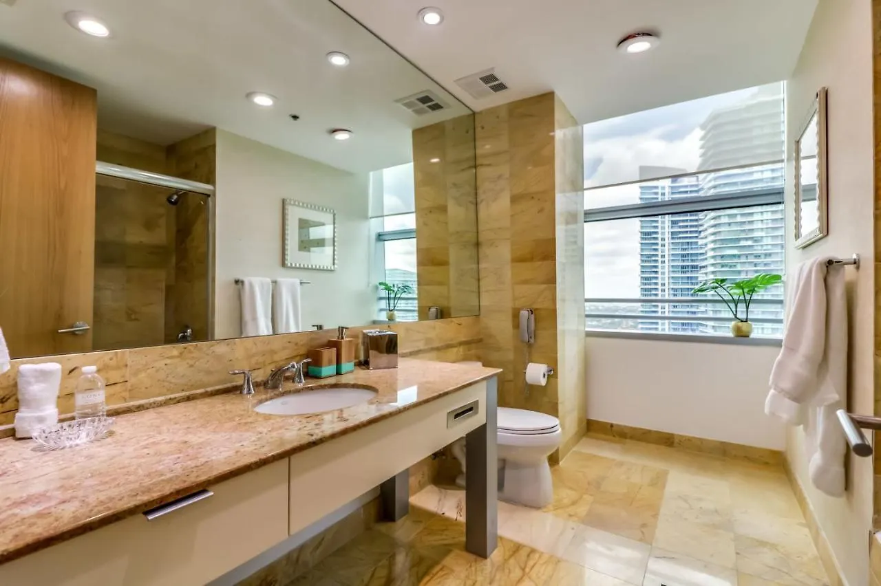 Luxury 3 Bedroom Full Service *